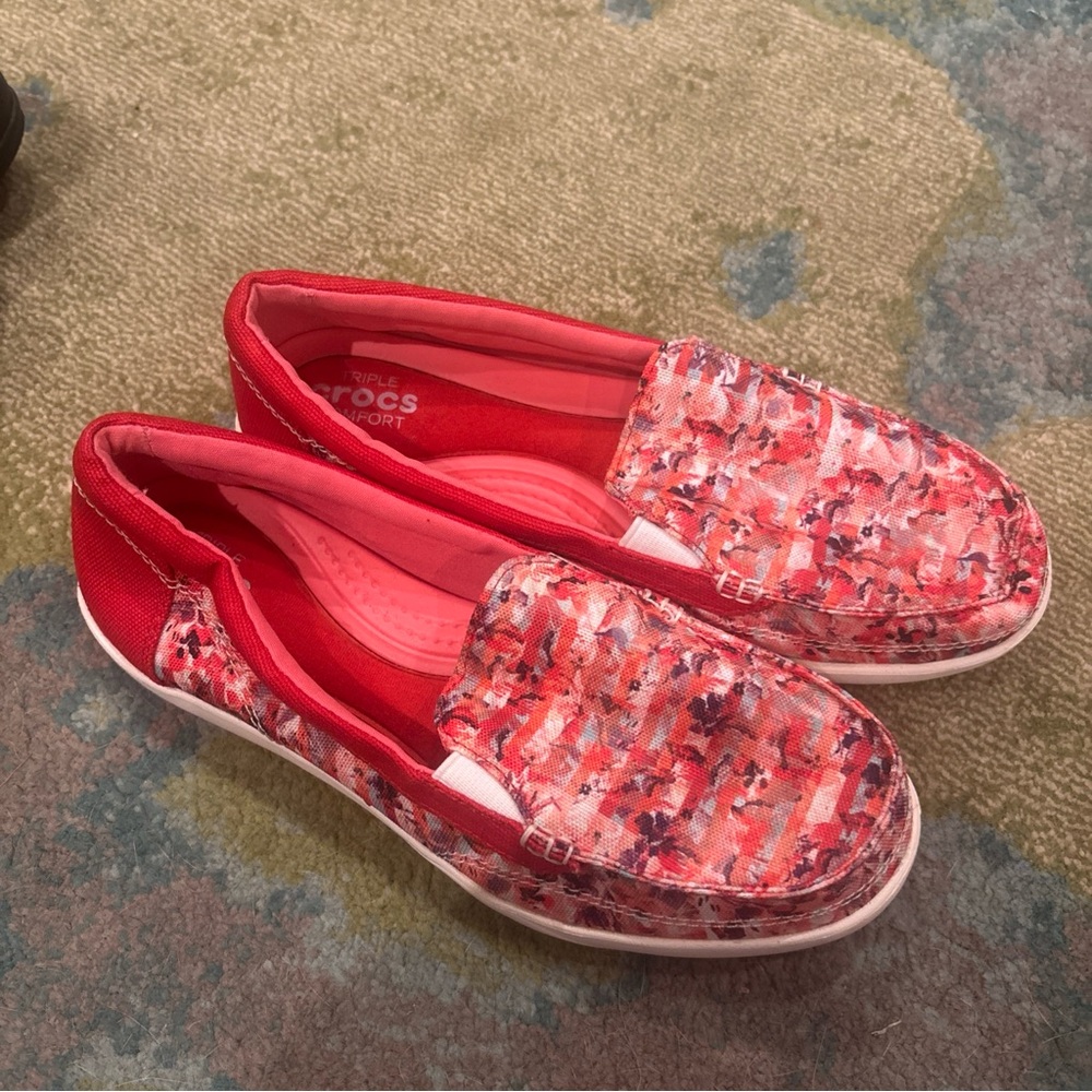 CROCS Women's Red Patterned Slip-On Sneakers